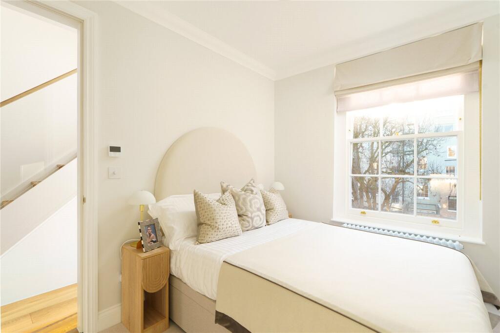 3 bedroom apartment for sale in Artesian Road, Notting Hill, London, W2
